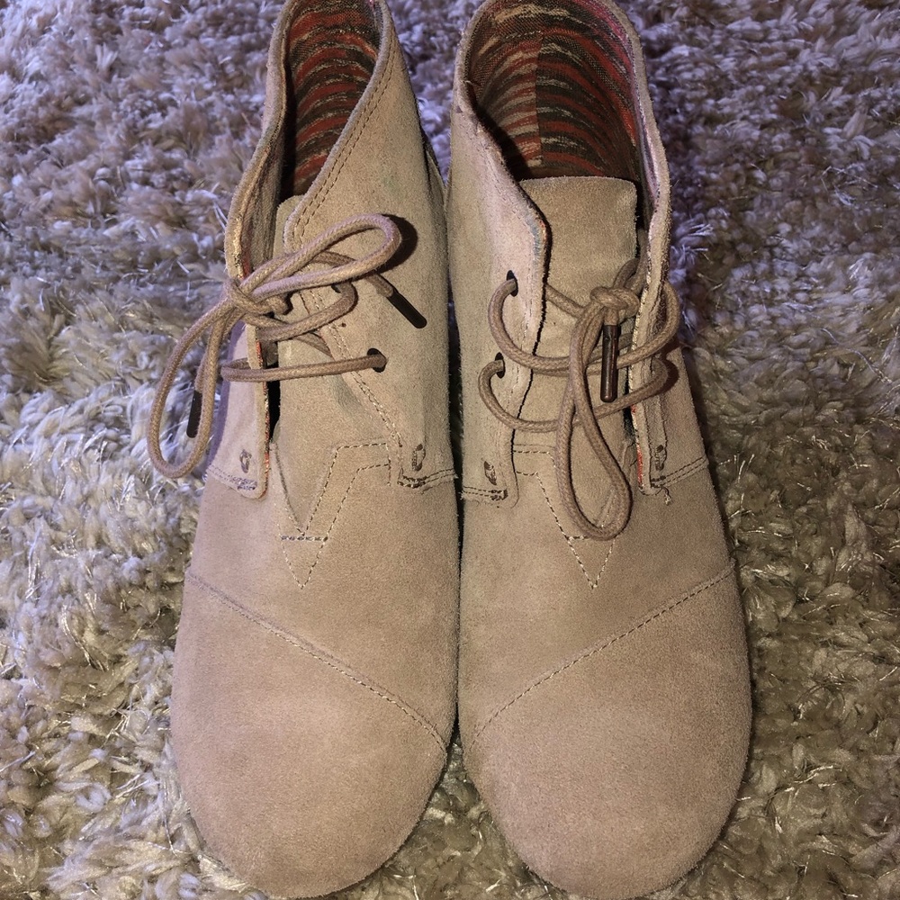 Tom’s High Wedge Suede Heels - Picture 3 of 5